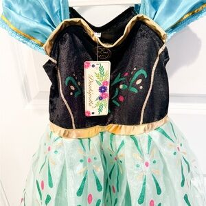 NWT- Frozen Anna Dress - light up, Size 120